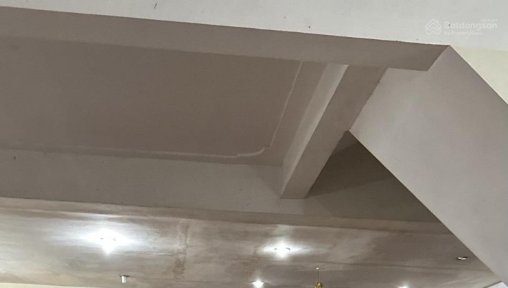 CHO THUÊ NHÀ KHU DDTTM  DỊCH VỌNG, CẦU GIẤY 3 TẦNG, 84M2, 3 NGỦ, 4 WC, GIÁ 40 TR